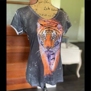 Bengals Tiger sparkle tie dye style vneck t-shirt sz medium
